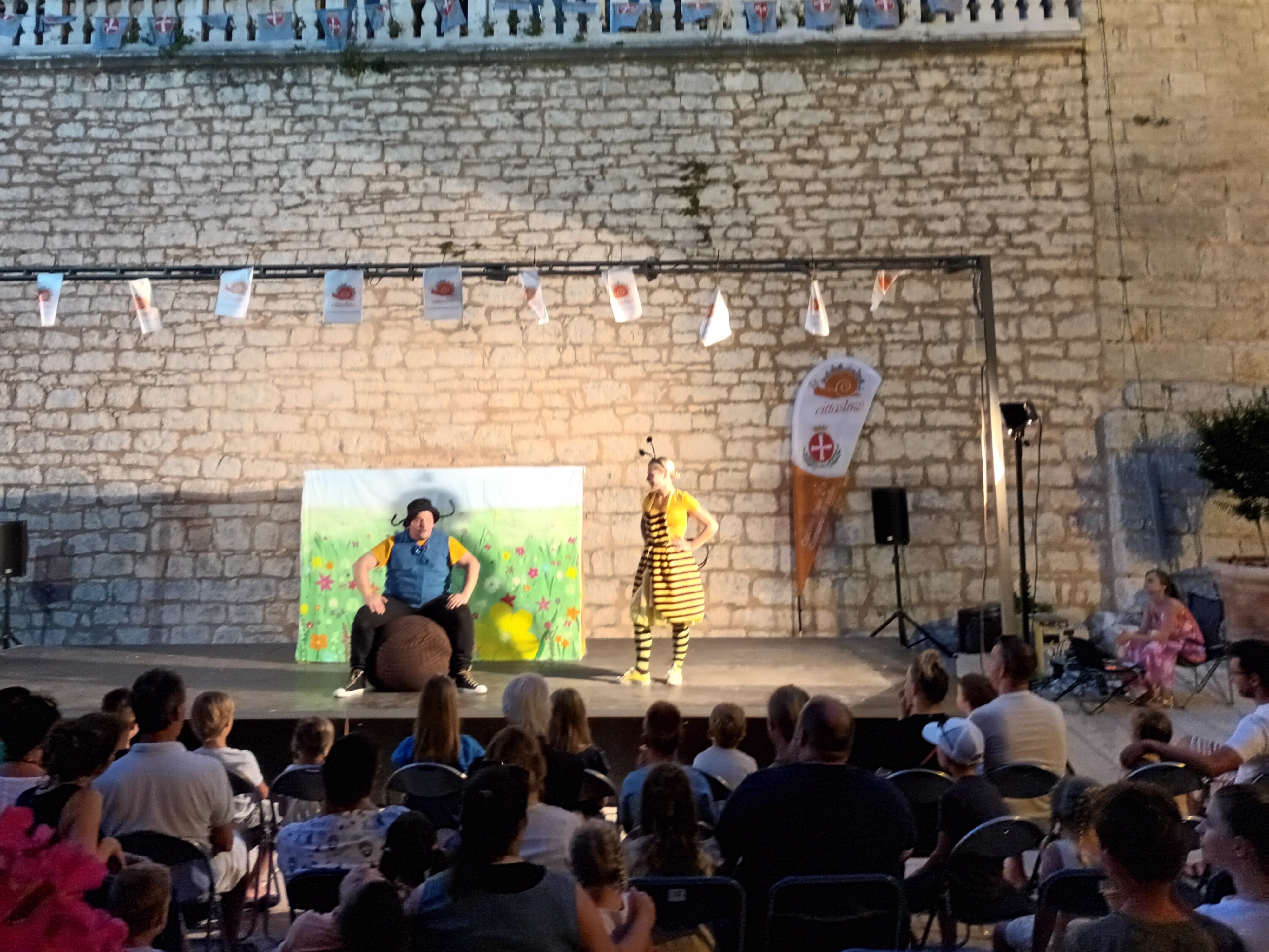 Na Bembo Festu u Balama 'Pčelica Maja' razveselila najmlađu kazališnu publiku